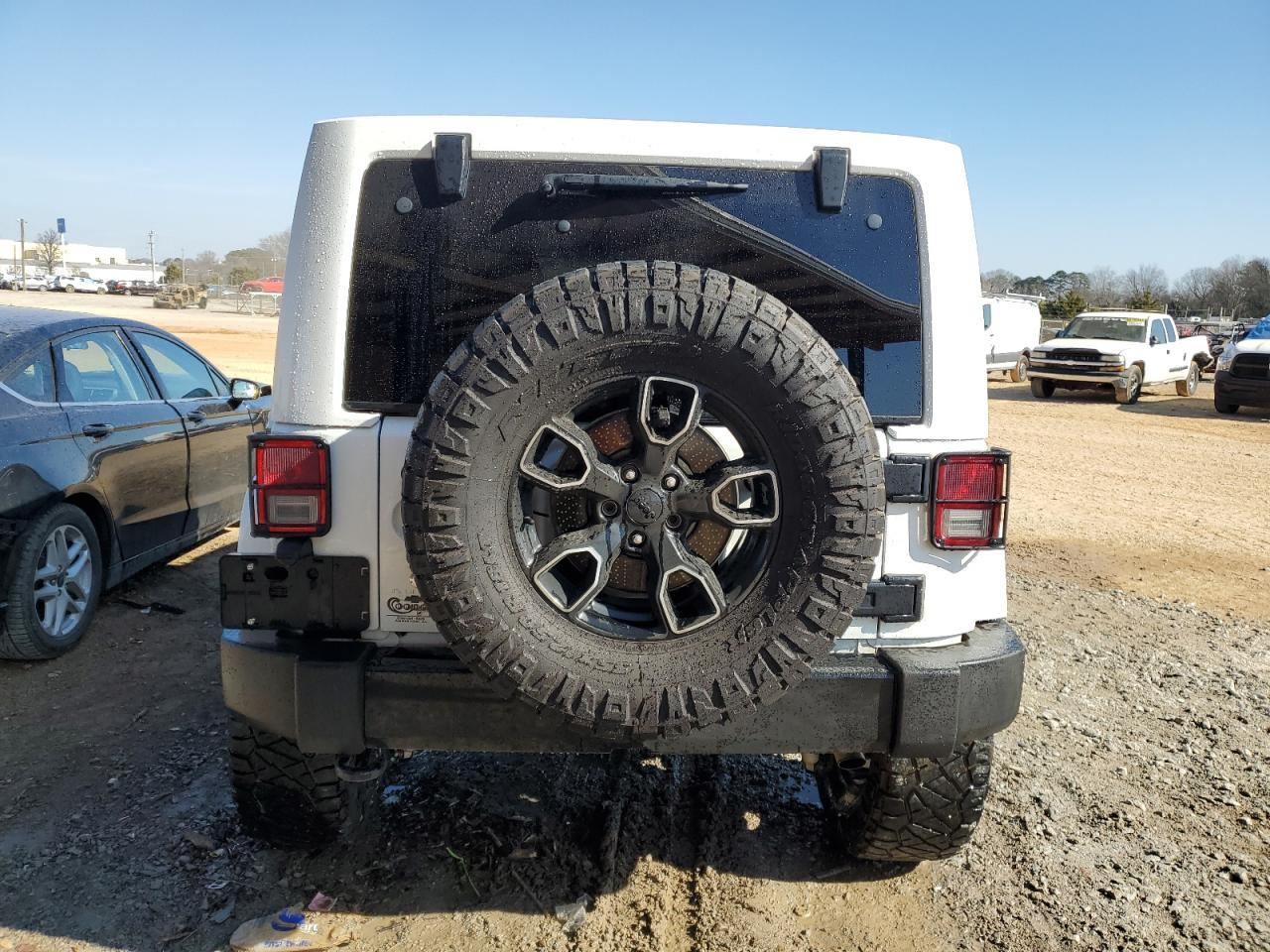 2017 JEEP WRANGLER U - Image 6