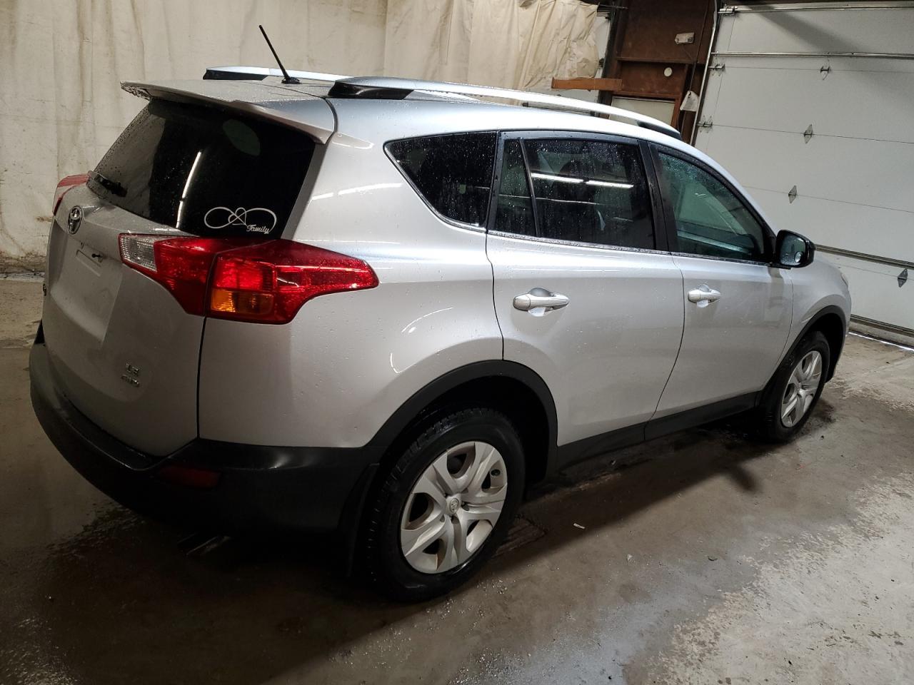 2015 TOYOTA RAV4 LE - Фото 3
