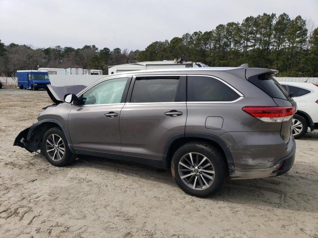 2019 Toyota Highlander Se - Фото 2