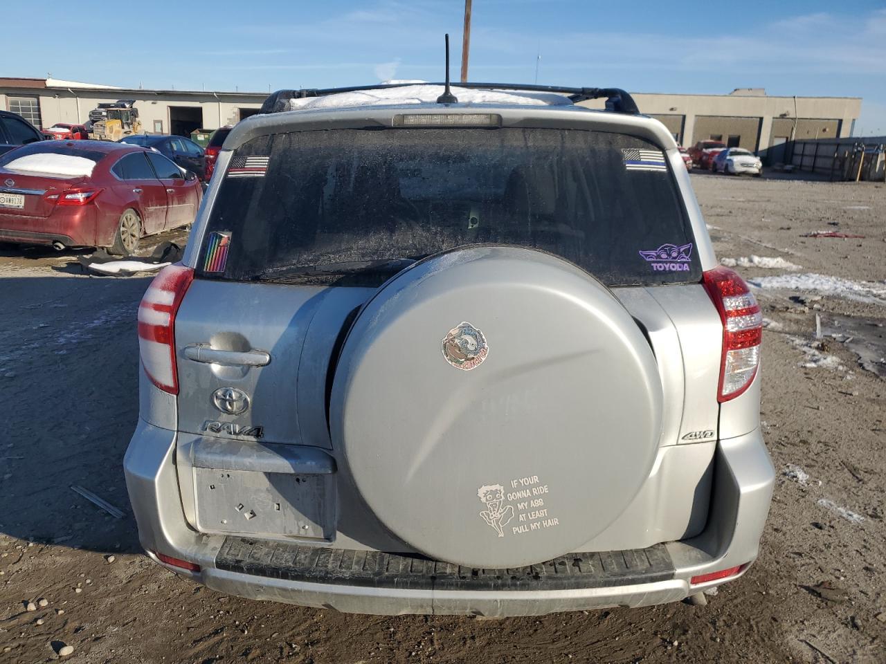 2011 TOYOTA RAV4 - Фото 6