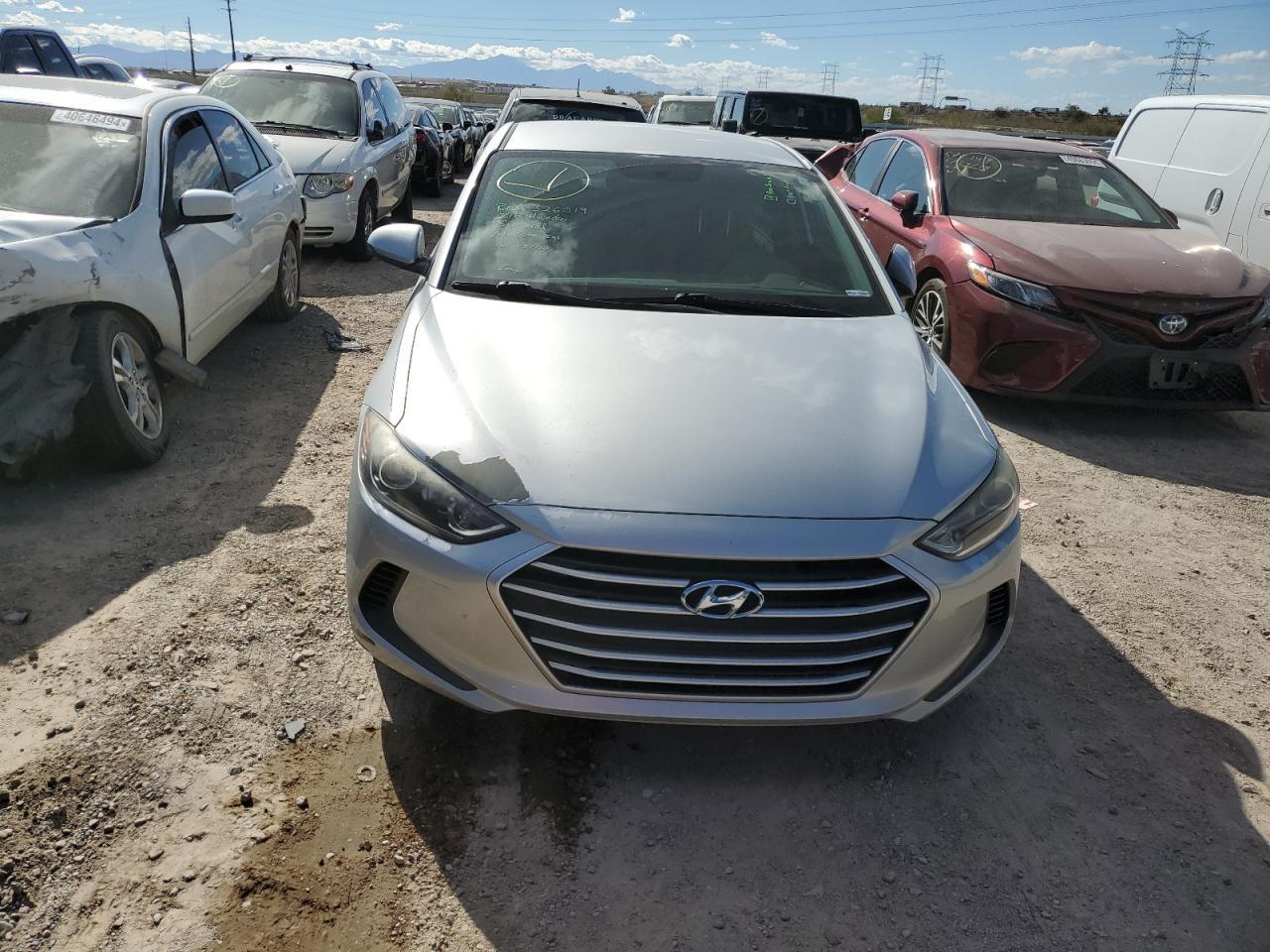 2018 HYUNDAI ELANTRA SE - Image 5