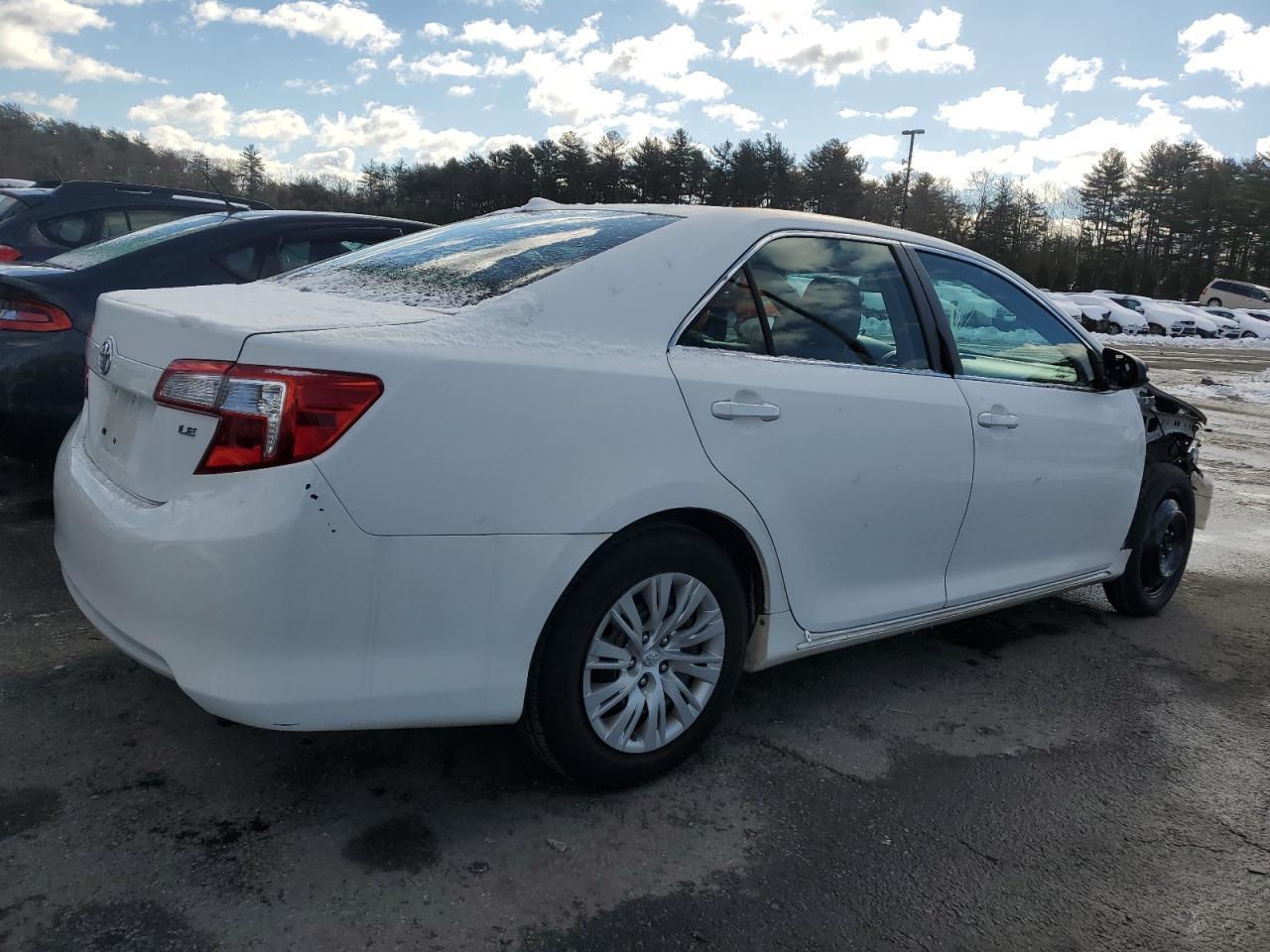 2013 TOYOTA CAMRY L - Фото 3