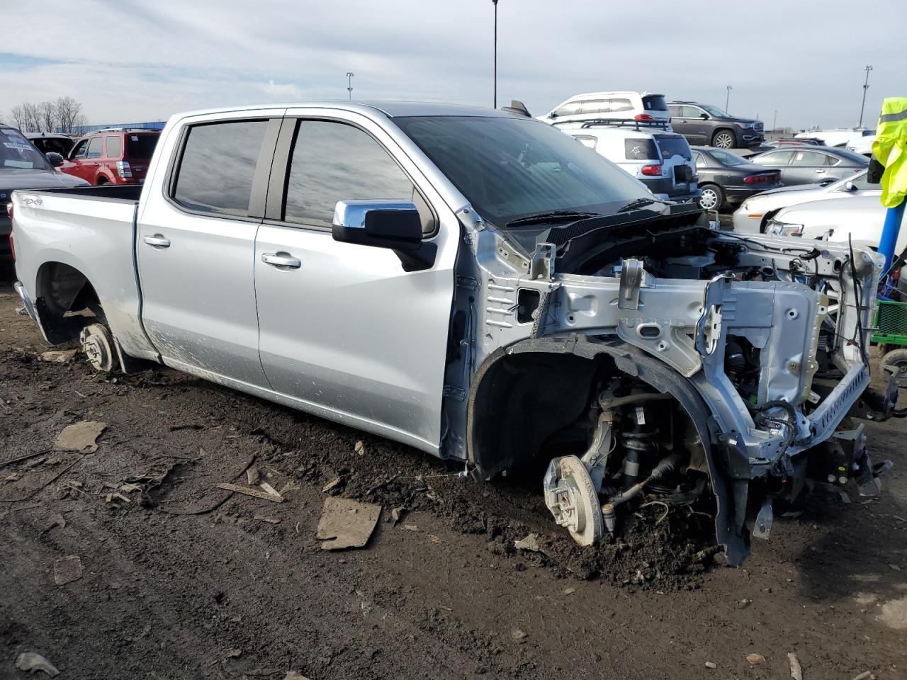 2019 CHEVROLET SILVERADO - Фото 4
