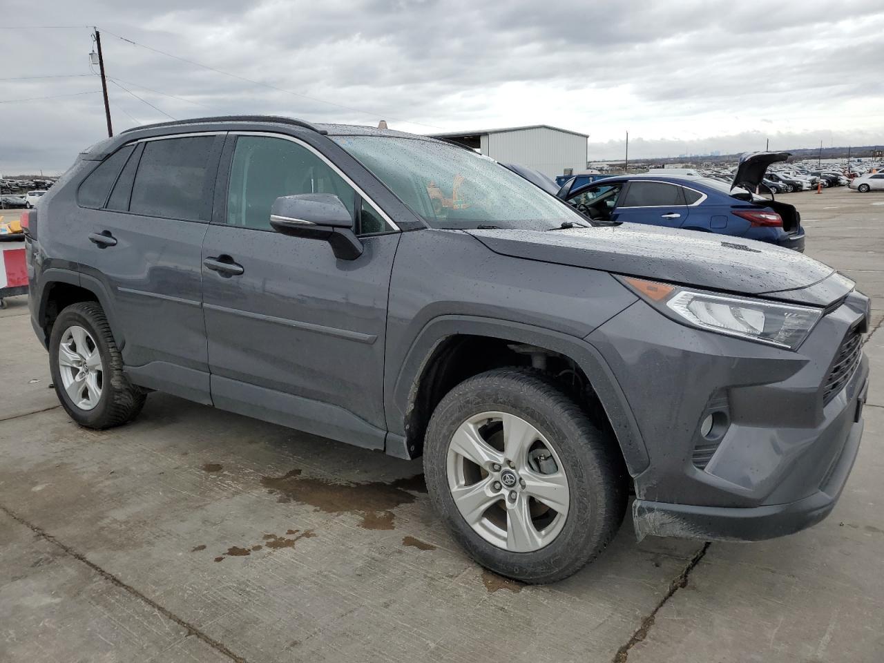 2020 TOYOTA RAV4 XLE - Фото 4
