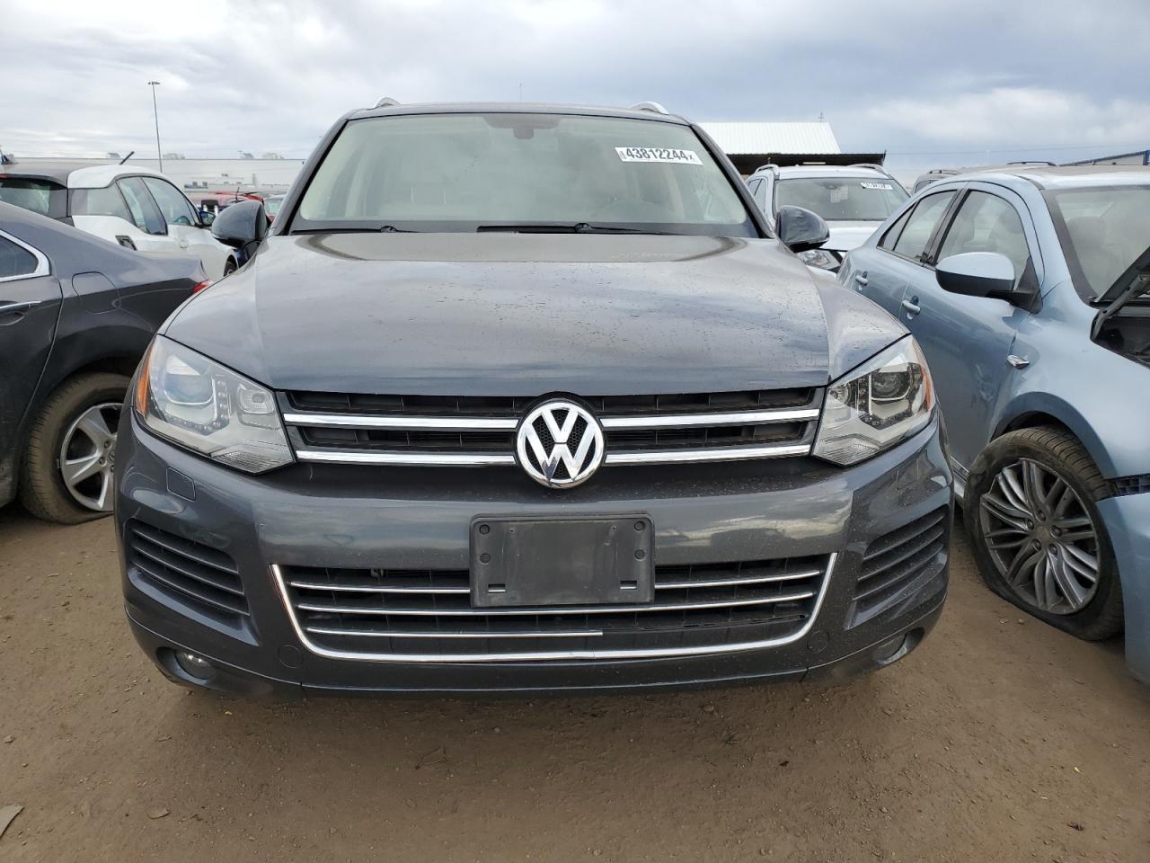 2013 VOLKSWAGEN TOUAREG V6 - Image 5
