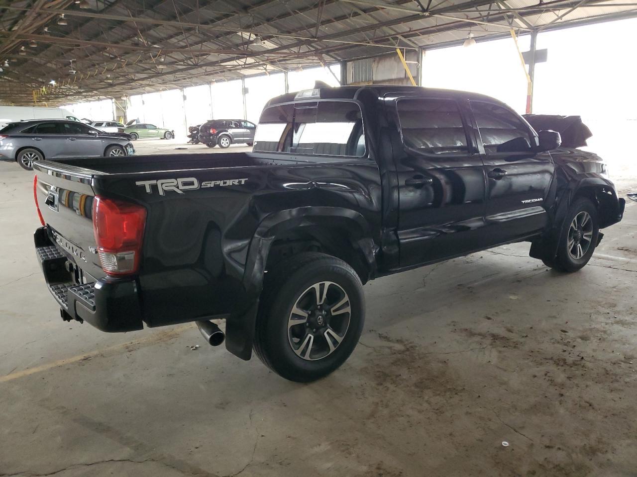 2017 TOYOTA TACOMA DOU - Фото 3