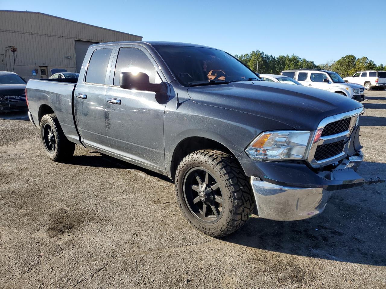 2017 RAM 1500 SLT - Image 4