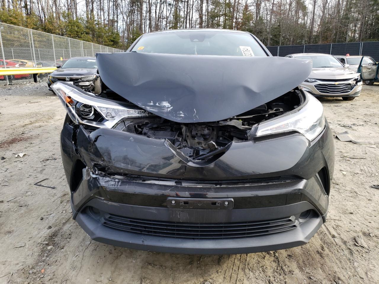 2019 TOYOTA C-HR XLE - Image 5