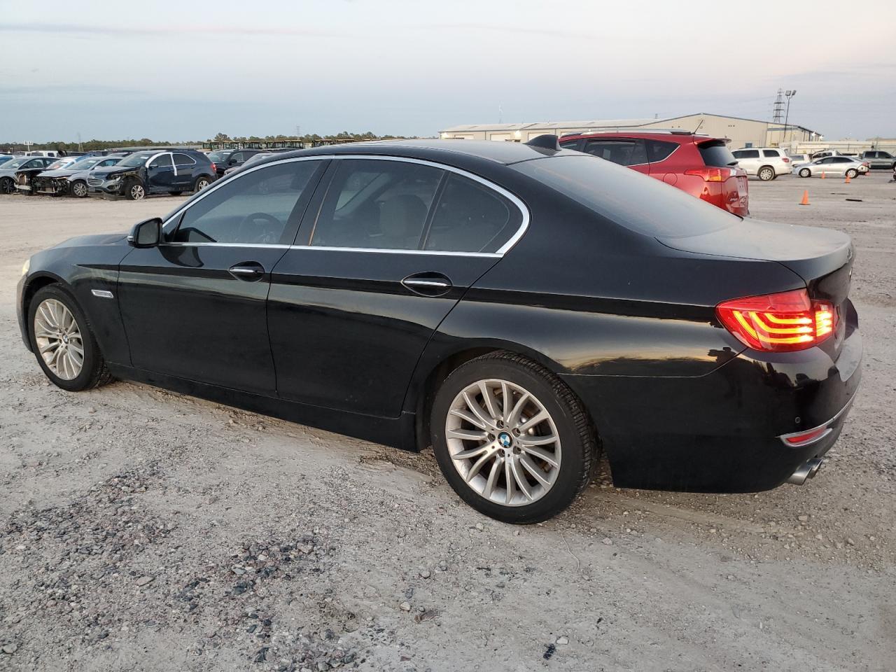 2016 BMW 528 I - Фото 2