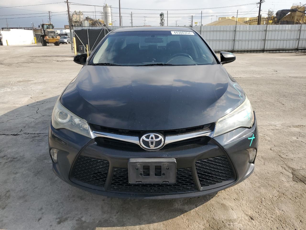 2016 TOYOTA CAMRY LE - Image 5