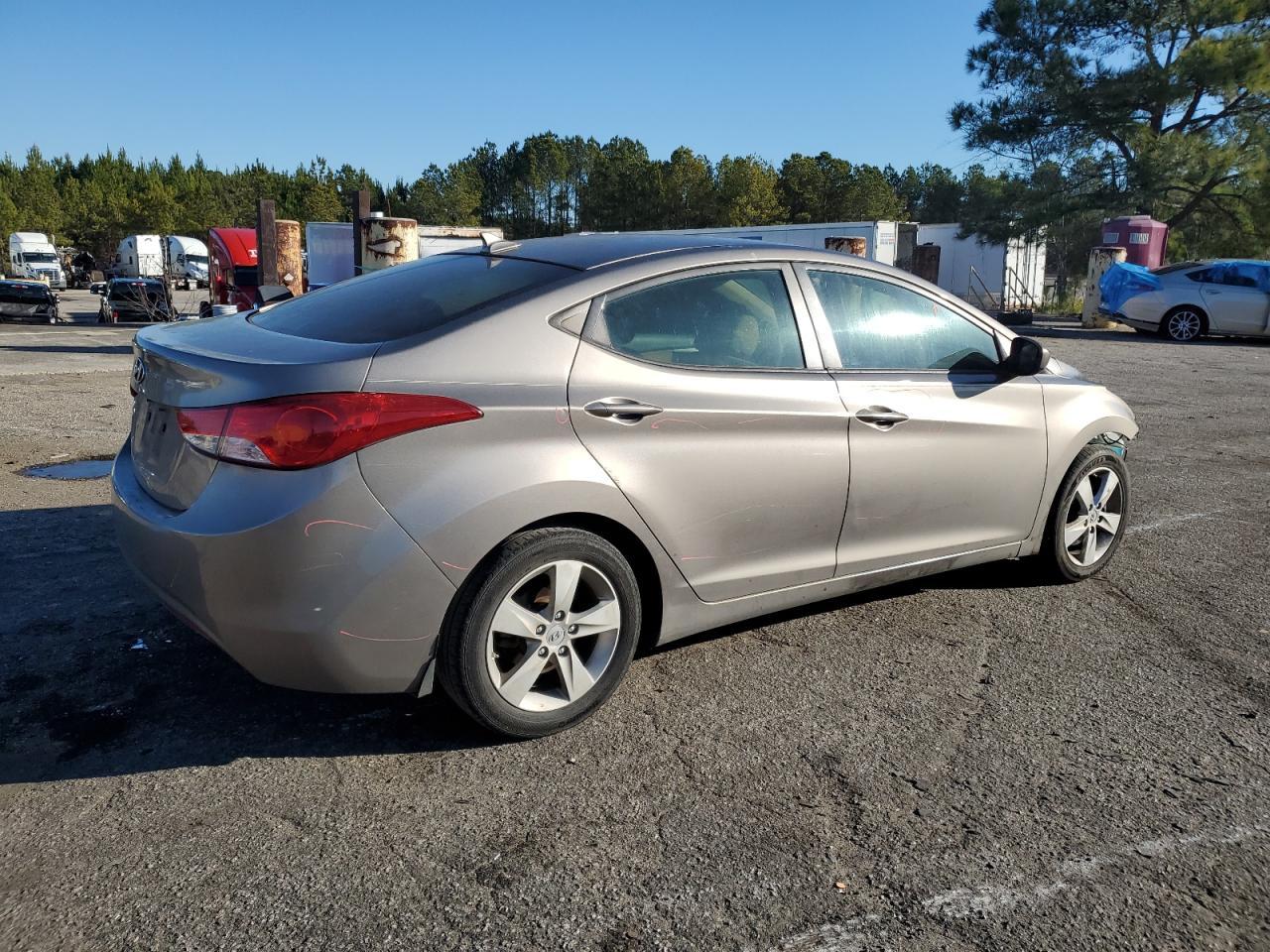 2013 HYUNDAI ELANTRA GL - Image 3