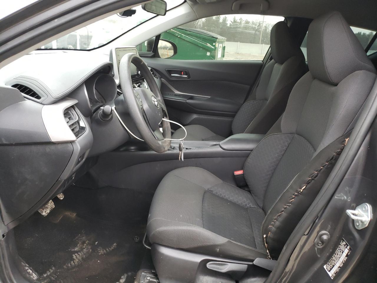 2021 TOYOTA C-HR XLE - Фото 7