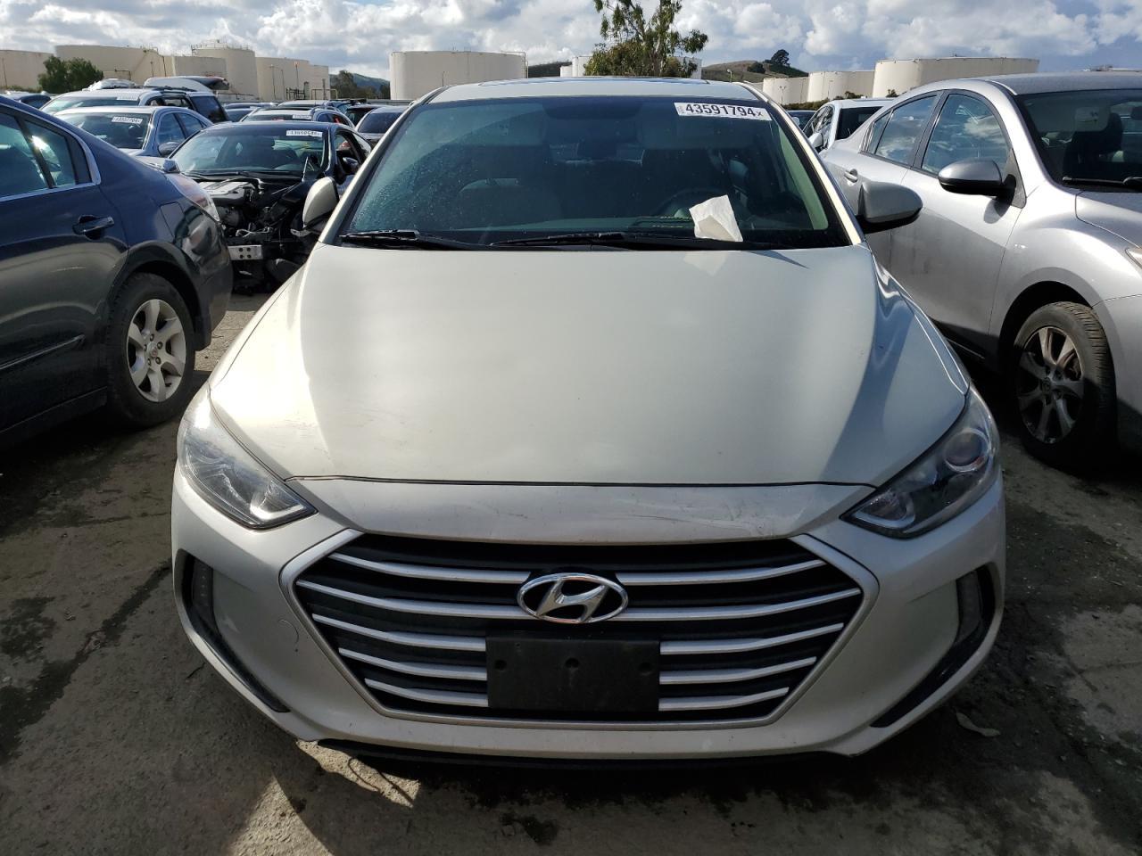 2017 HYUNDAI ELANTRA SE - Фото 5