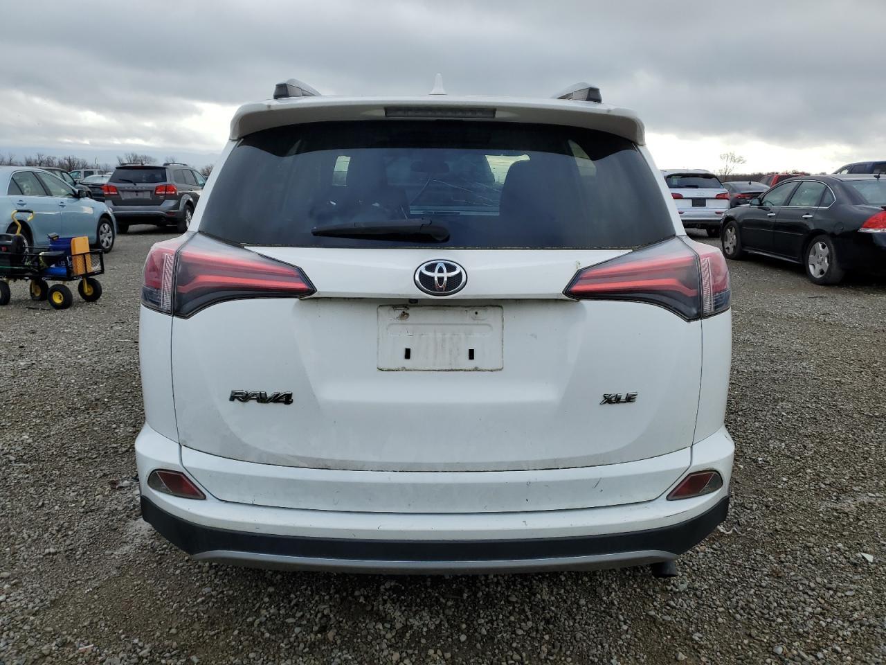 2017 TOYOTA RAV4 XLE - Image 6