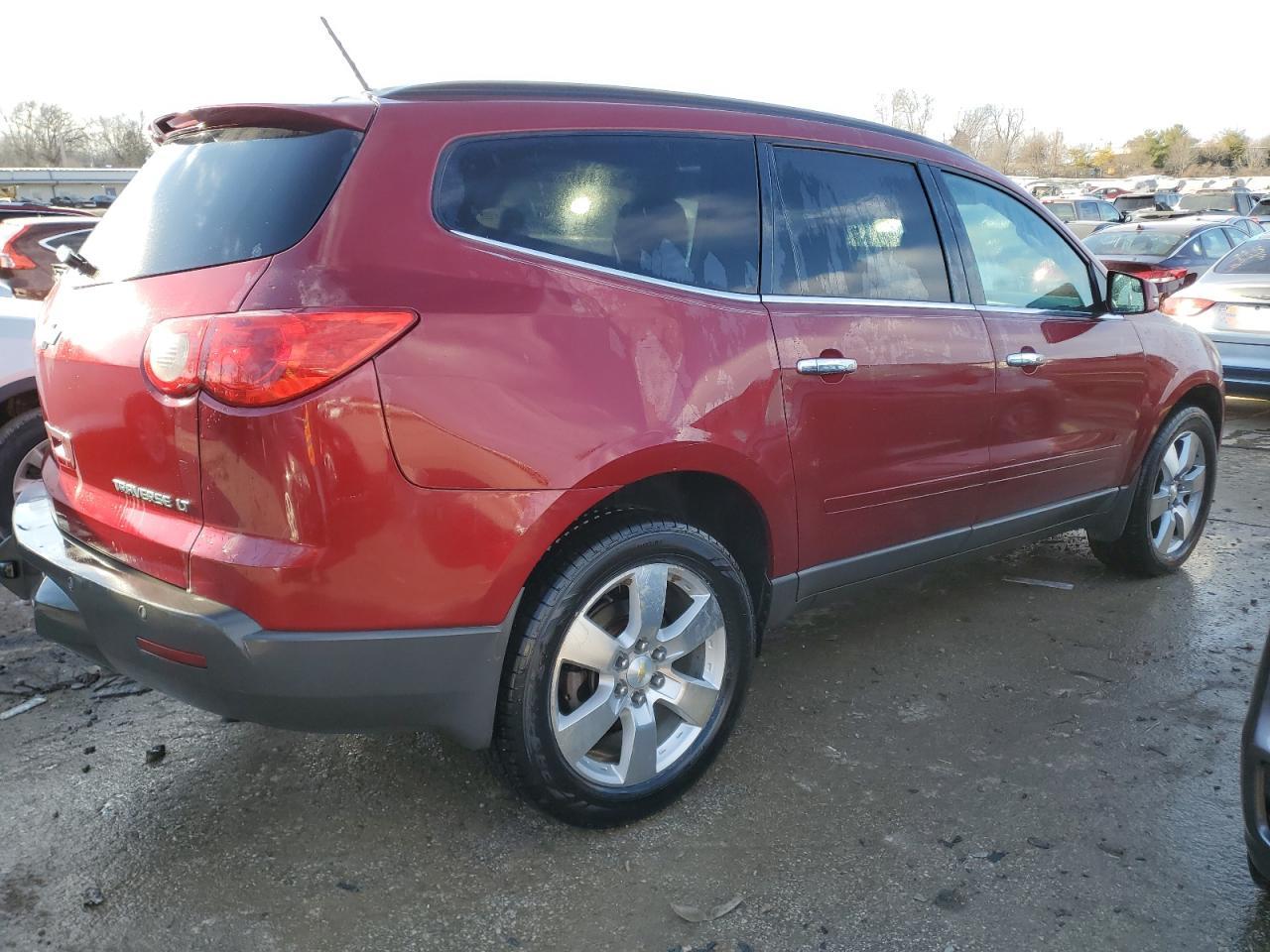 2011 CHEVROLET TRAVERSE L - Image 3