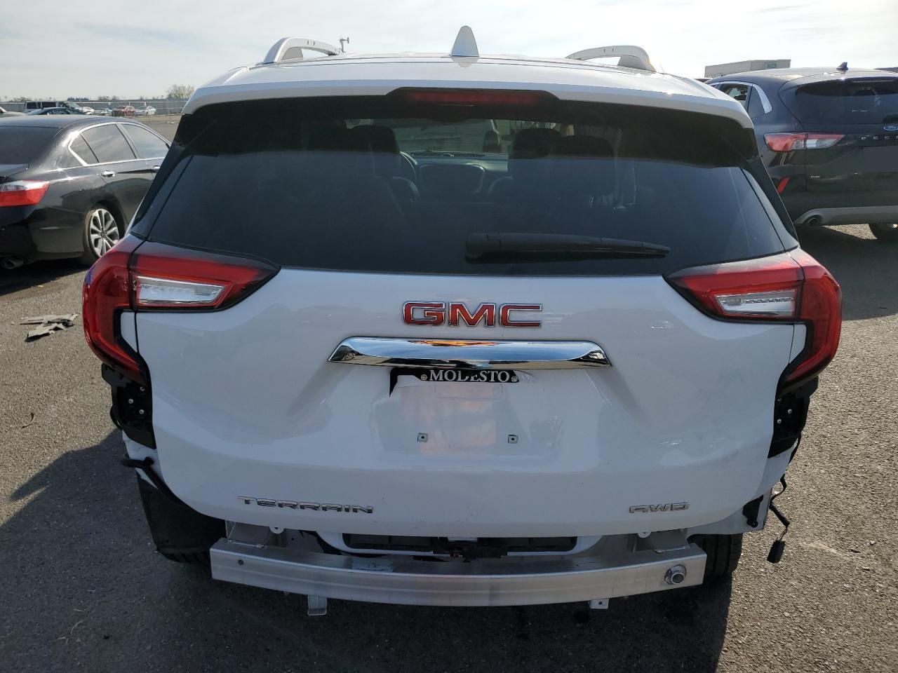 2023 GMC TERRAIN SL - Image 6