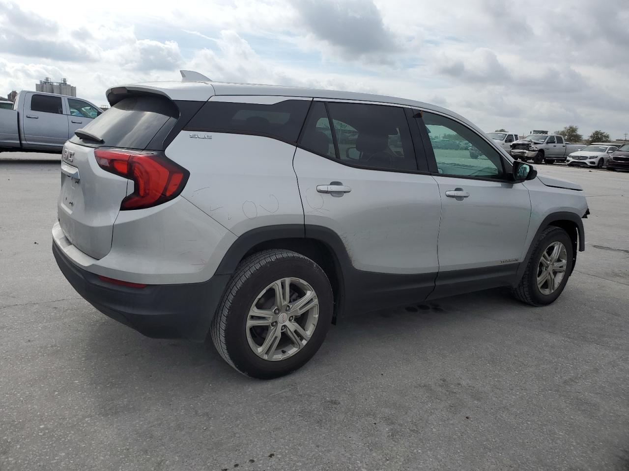2018 GMC TERRAIN SL - Image 3