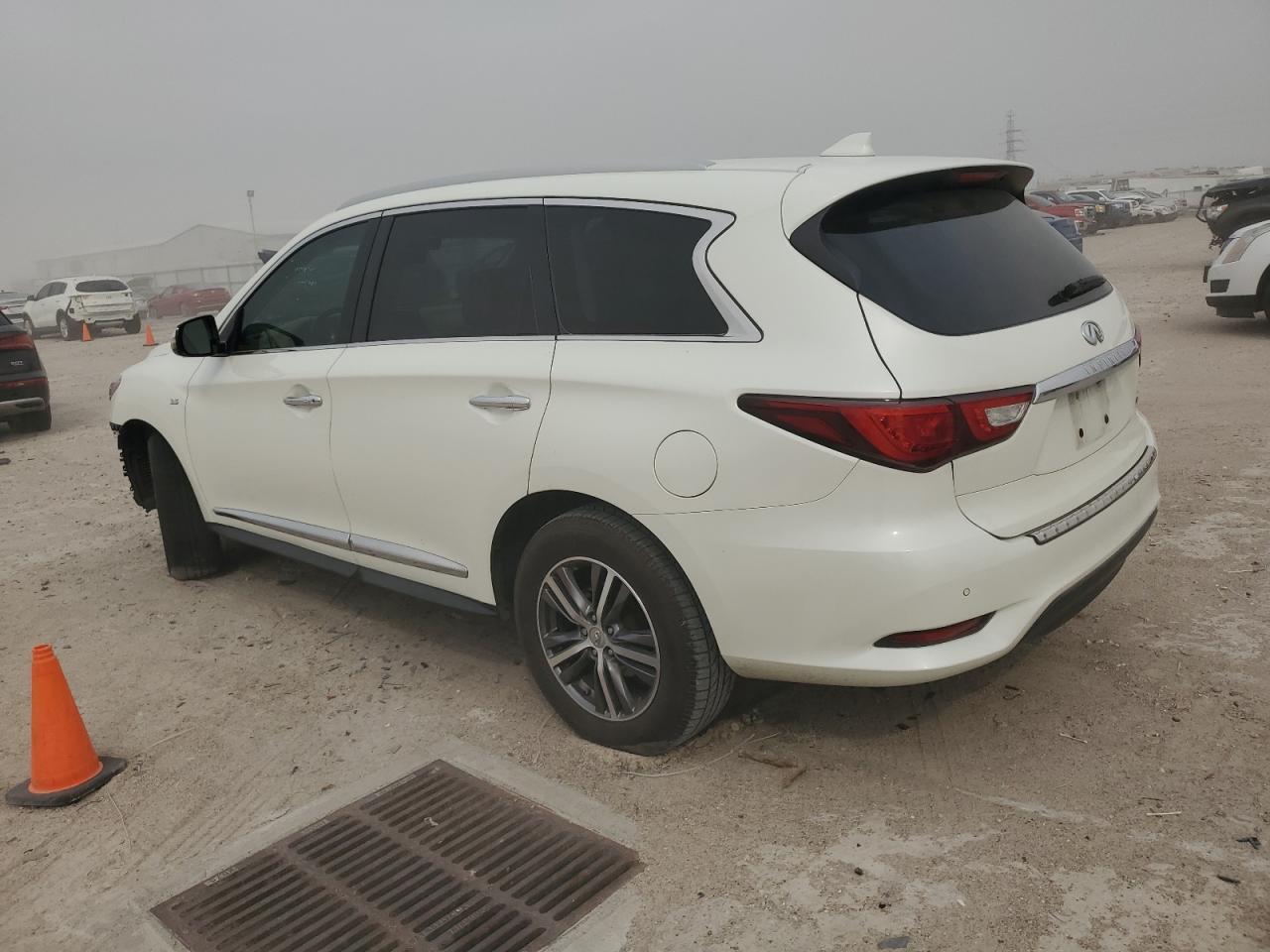 2016 INFINITI QX60 - Image 2