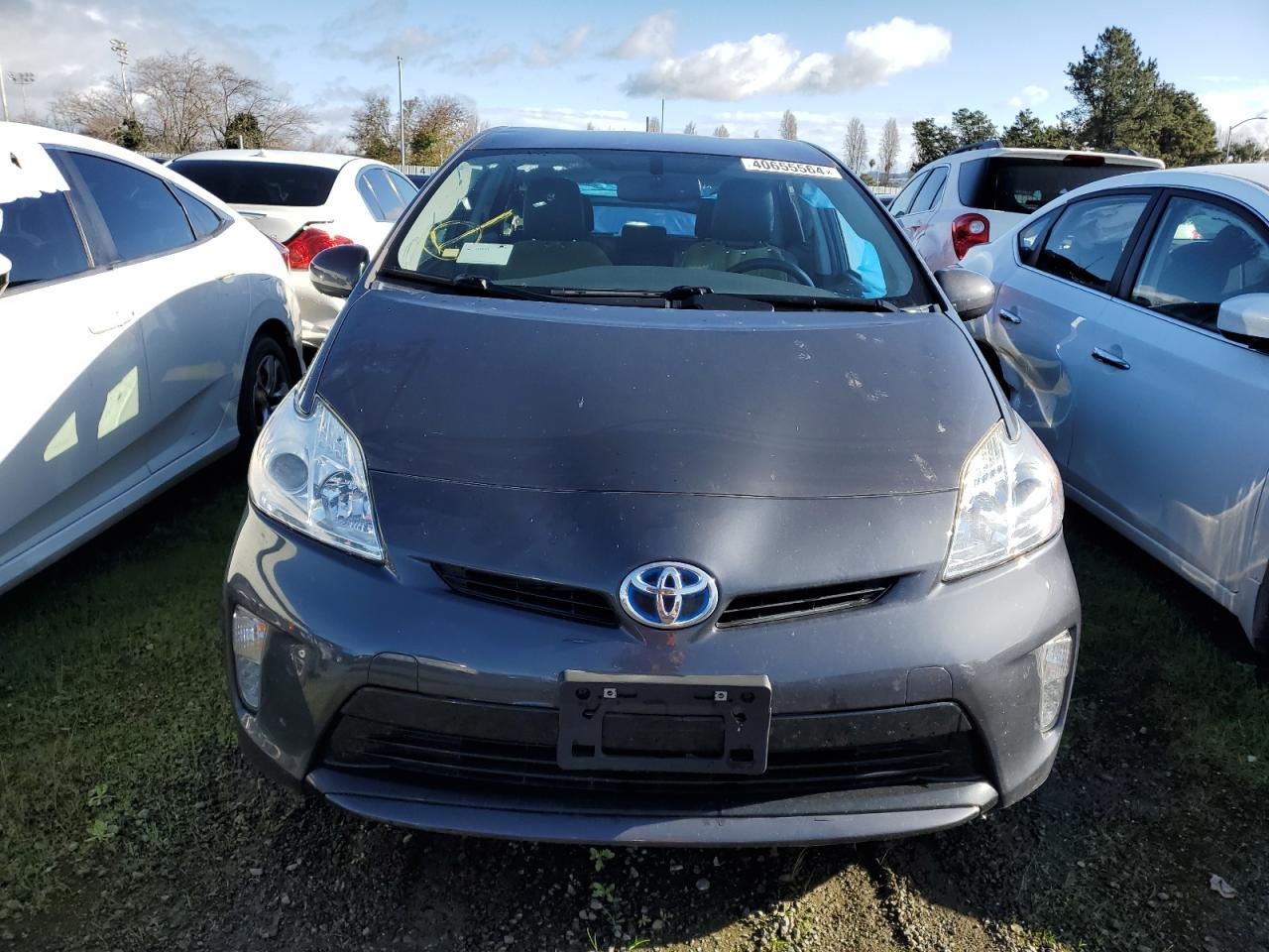 2015 TOYOTA PRIUS - Image 5