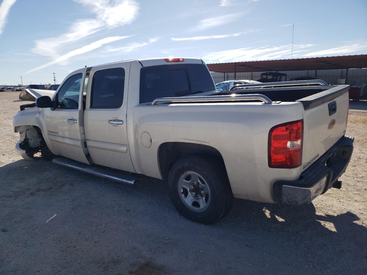2013 CHEVROLET SILVERADO - Image 2