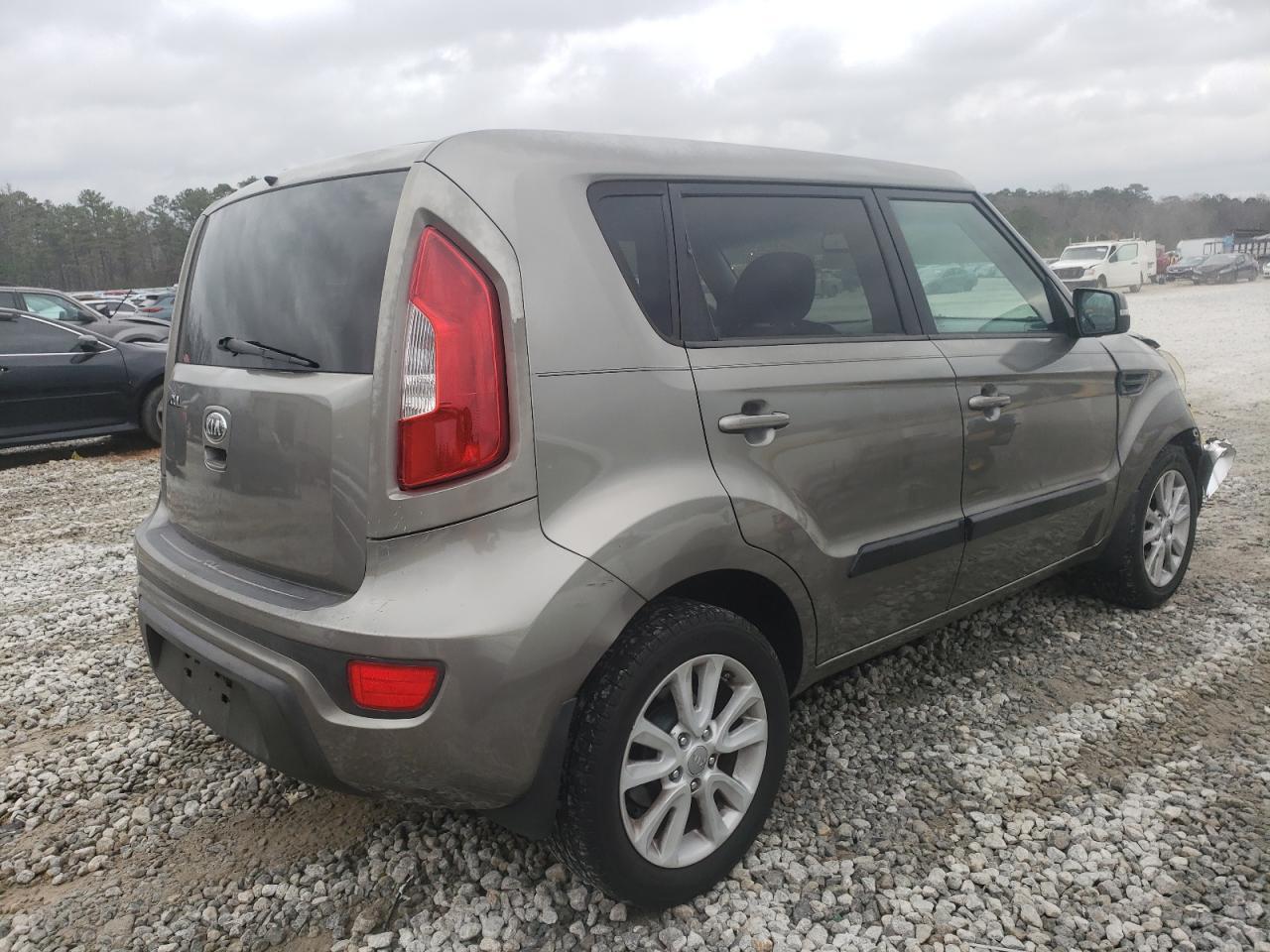 2013 KIA SOUL + - Image 3