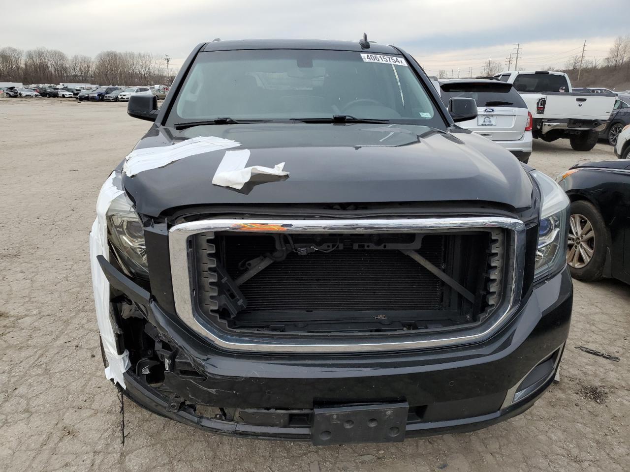 2016 GMC YUKON SLE - Фото 5