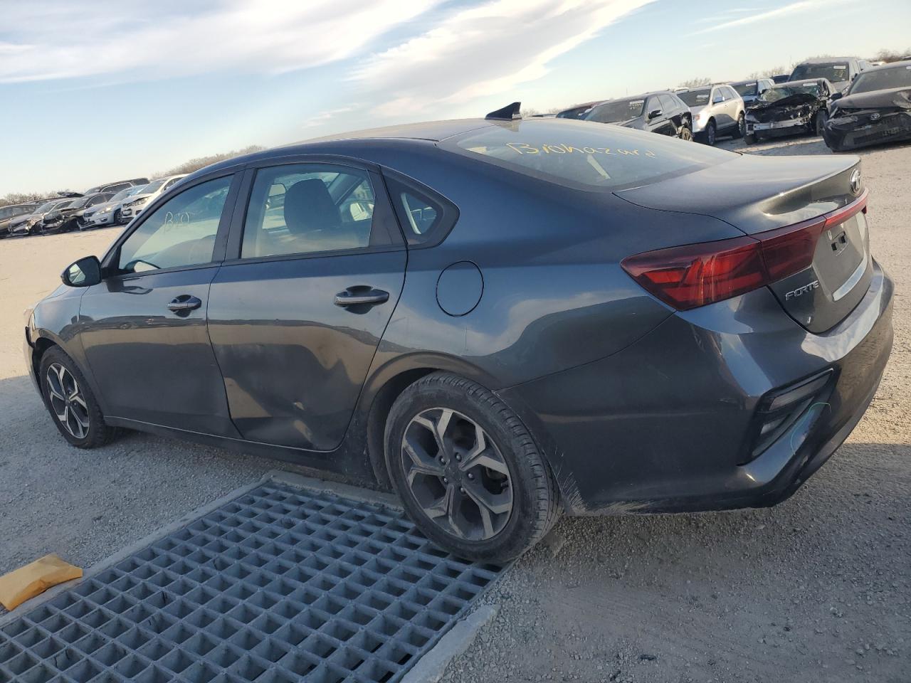2021 KIA FORTE FE - Фото 2
