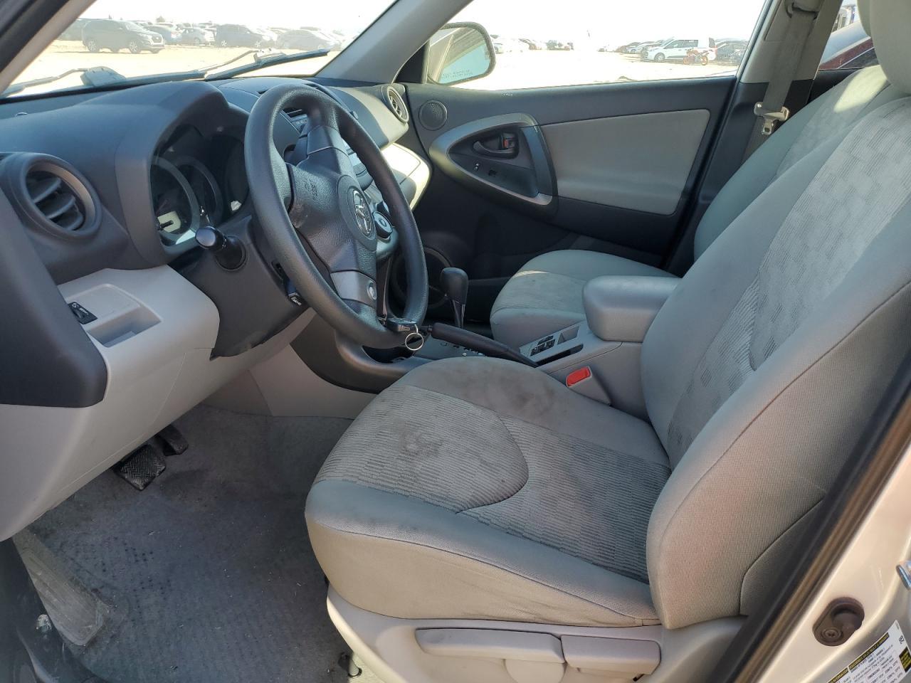 2011 TOYOTA RAV4 - Image 7