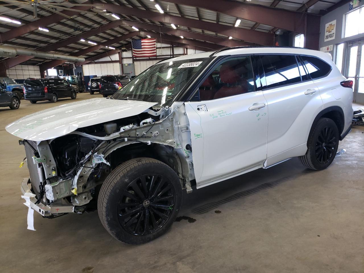 2023 TOYOTA HIGHLANDER car image