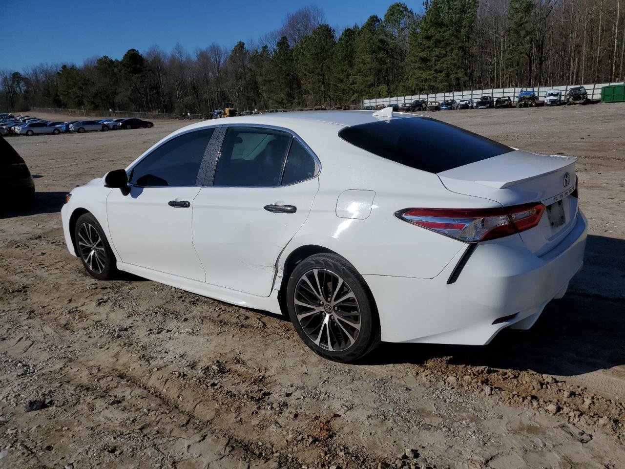 2020 TOYOTA CAMRY SE - Фото 2