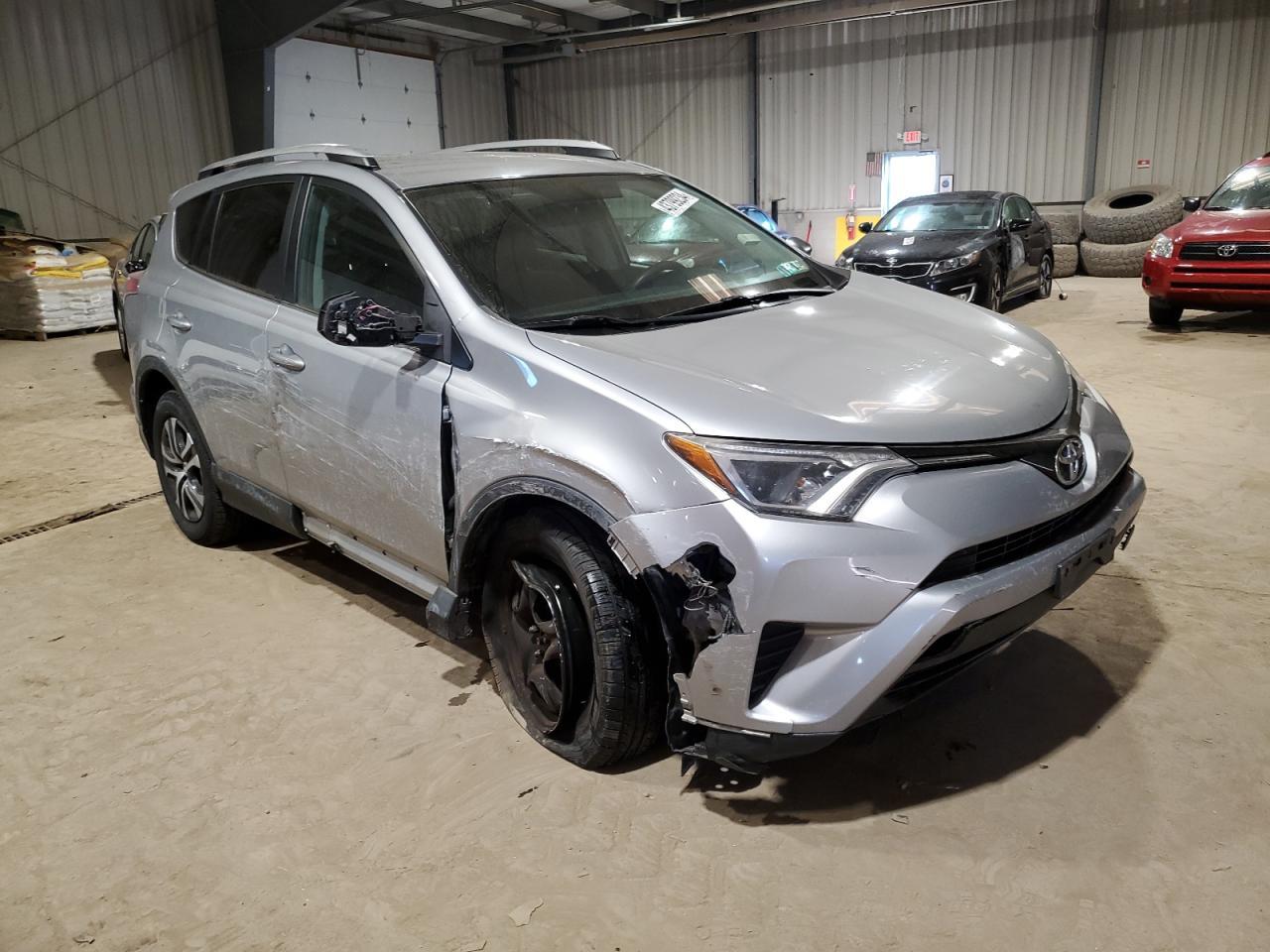 2016 TOYOTA RAV4 LE - Image 4