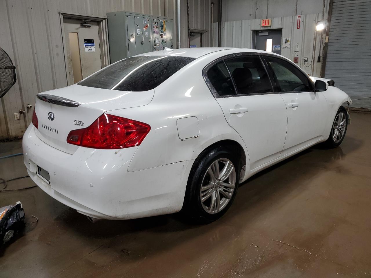 2012 INFINITI G37 - Image 3