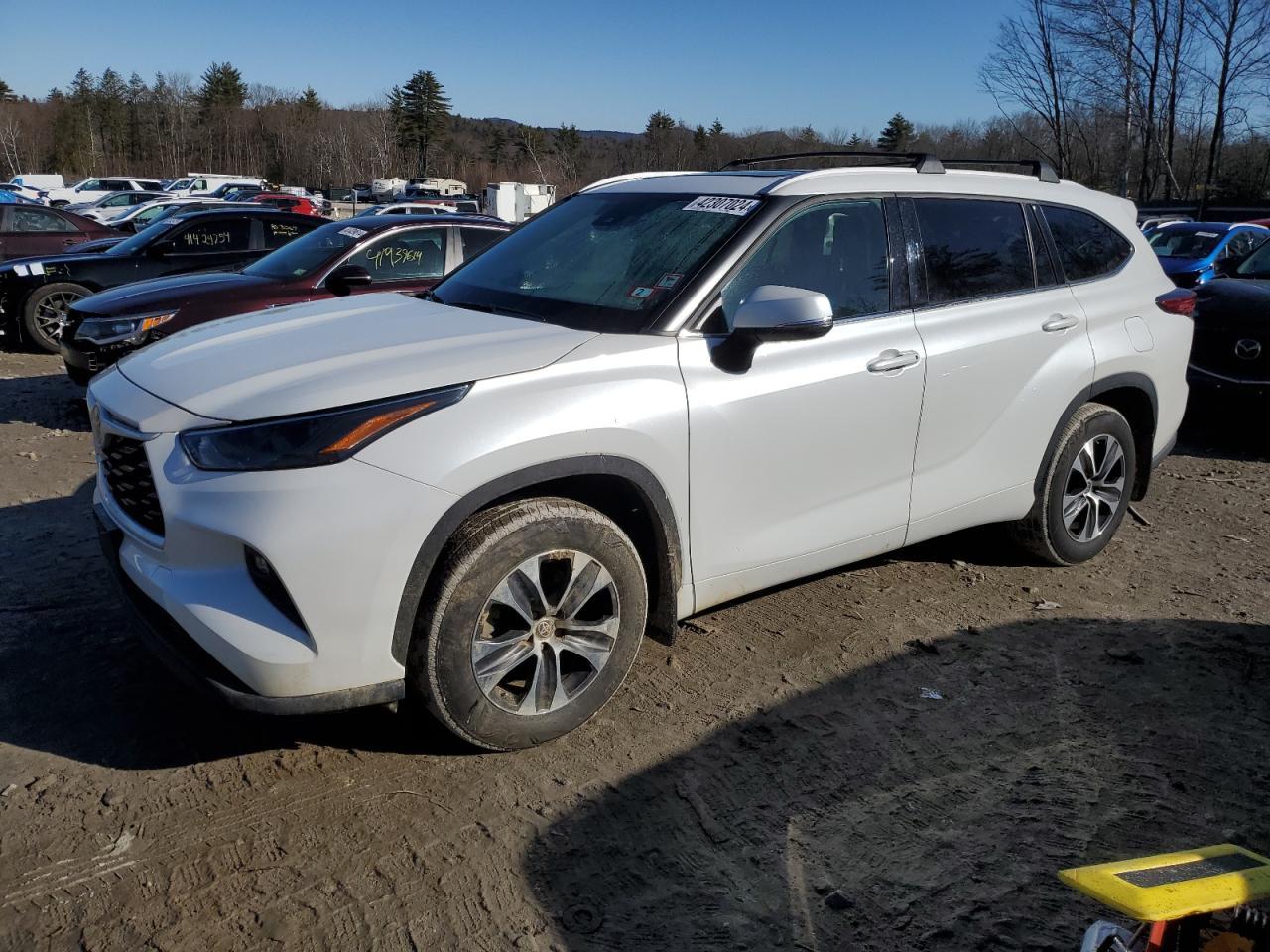 2022 TOYOTA HIGHLANDER car image