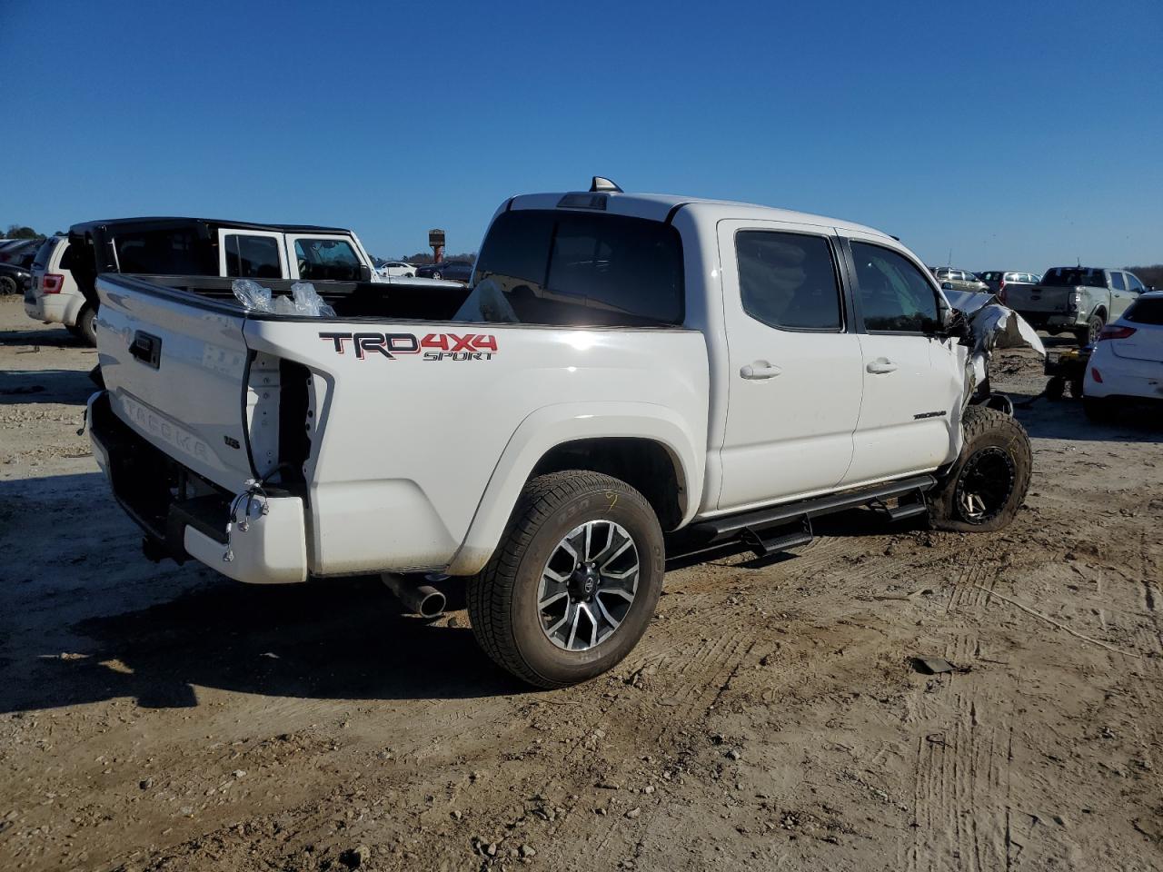 2023 TOYOTA TACOMA DOU - Фото 3
