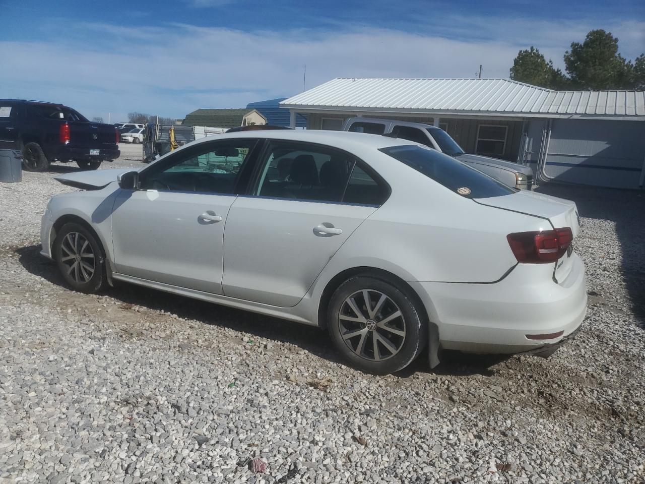 2017 VOLKSWAGEN JETTA SE - Image 2