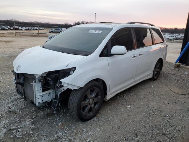 2015 Toyota Sienna Sport
