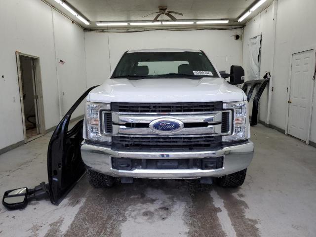2017 Ford F250 Super Duty - Фото 5