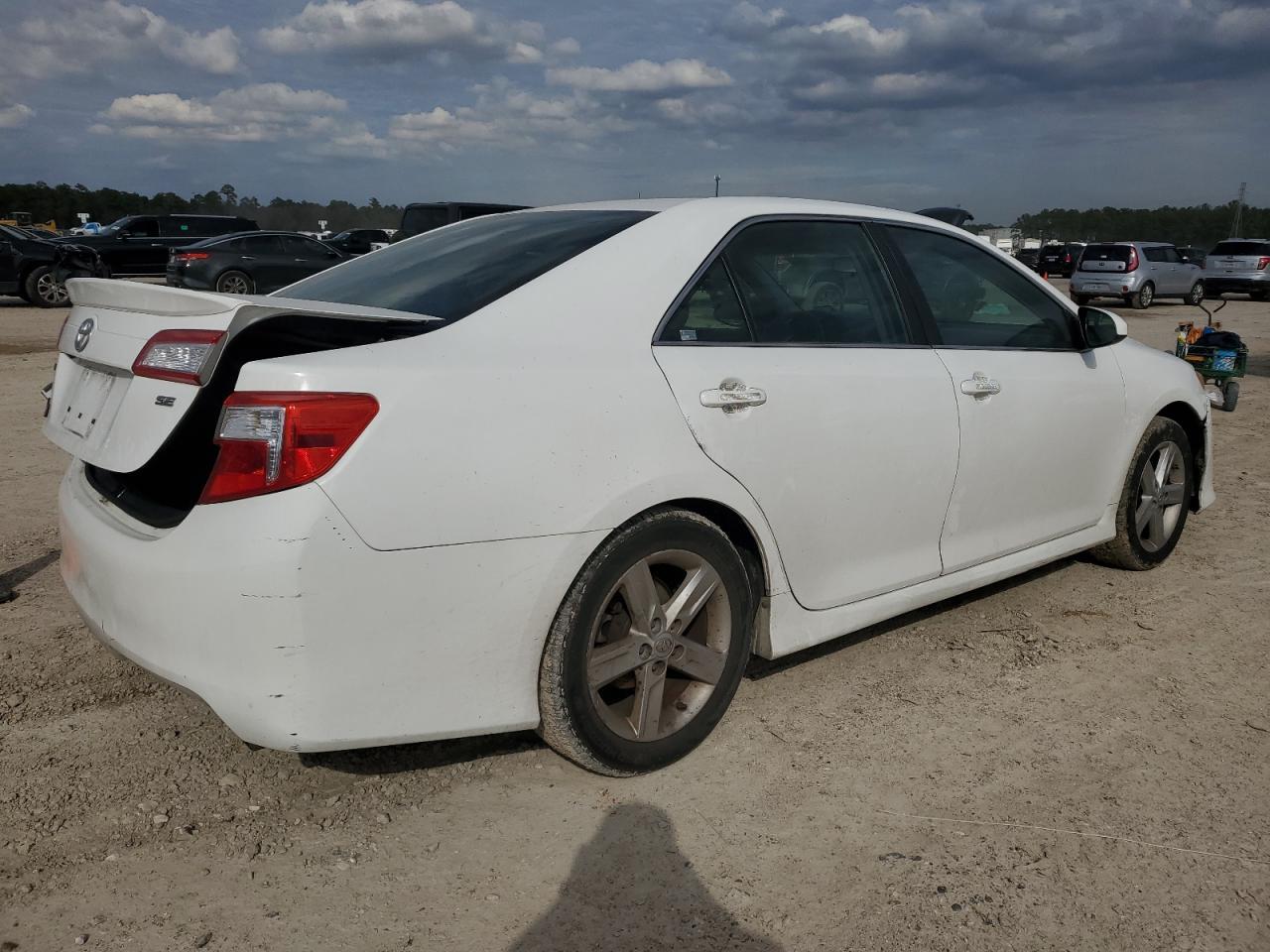 2014 TOYOTA CAMRY L - Image 3