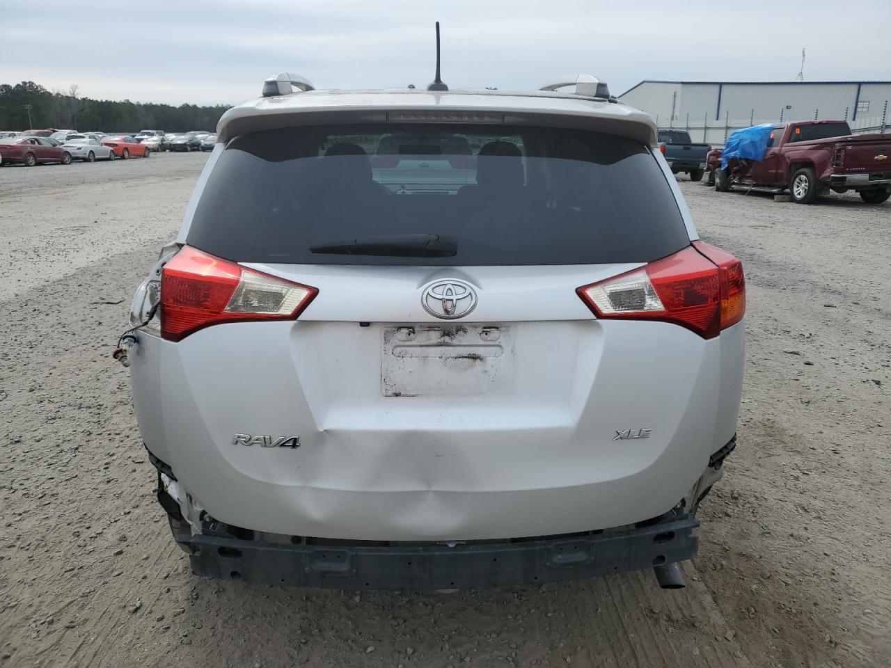 2015 TOYOTA RAV4 XLE - Image 6