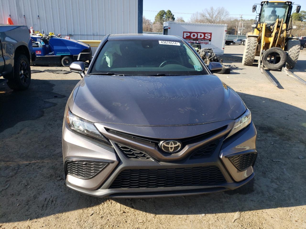 2021 TOYOTA CAMRY SE - Фото 5
