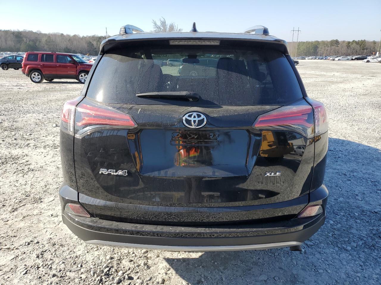 2017 TOYOTA RAV4 XLE - Фото 6