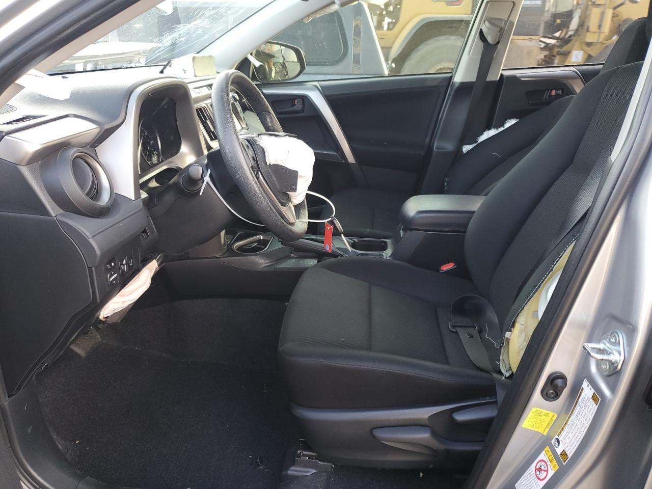 2018 TOYOTA RAV4 LE - Фото 7
