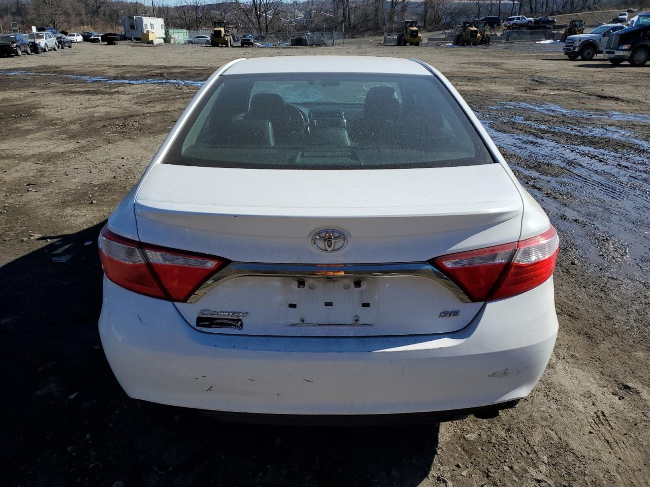 2016 TOYOTA CAMRY LE - Image 6
