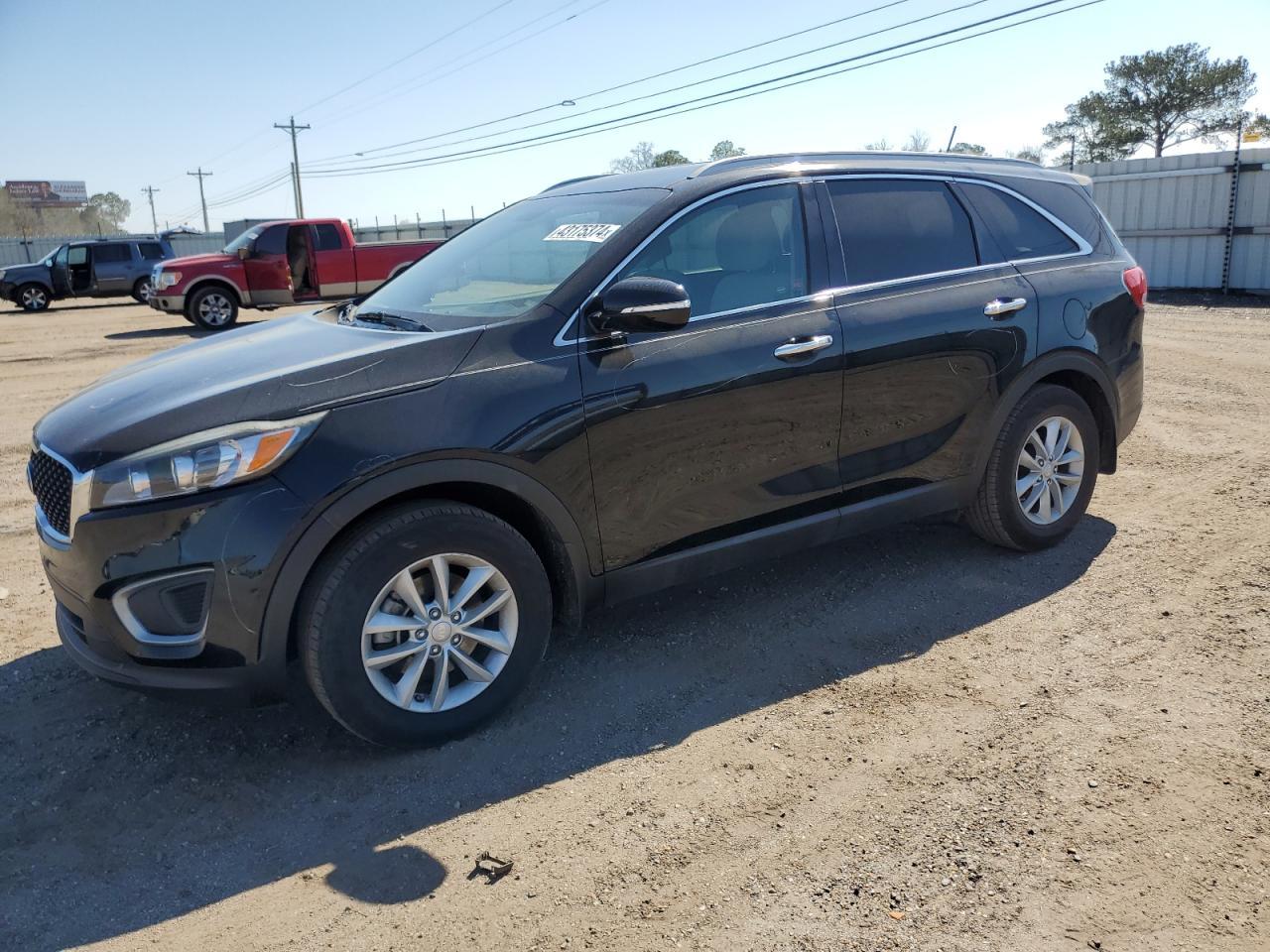 2017 KIA SORENTO LX