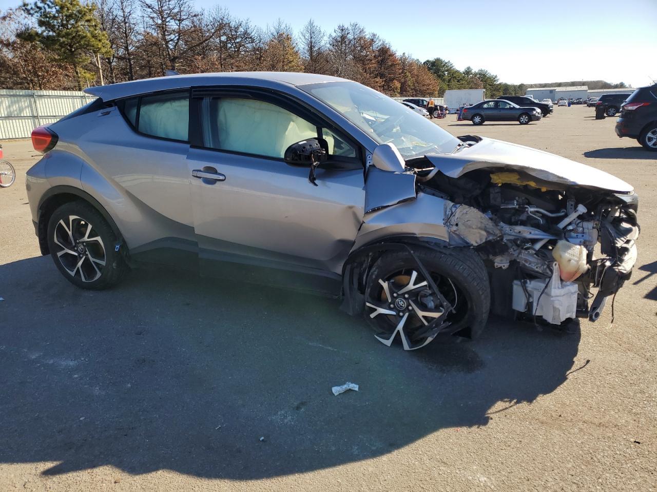 2018 TOYOTA C-HR XLE - Фото 4