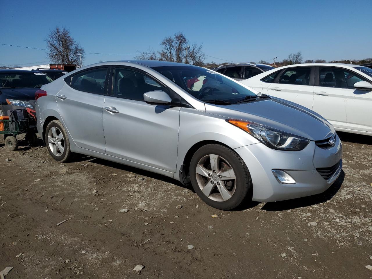 2013 HYUNDAI ELANTRA GL - Image 4