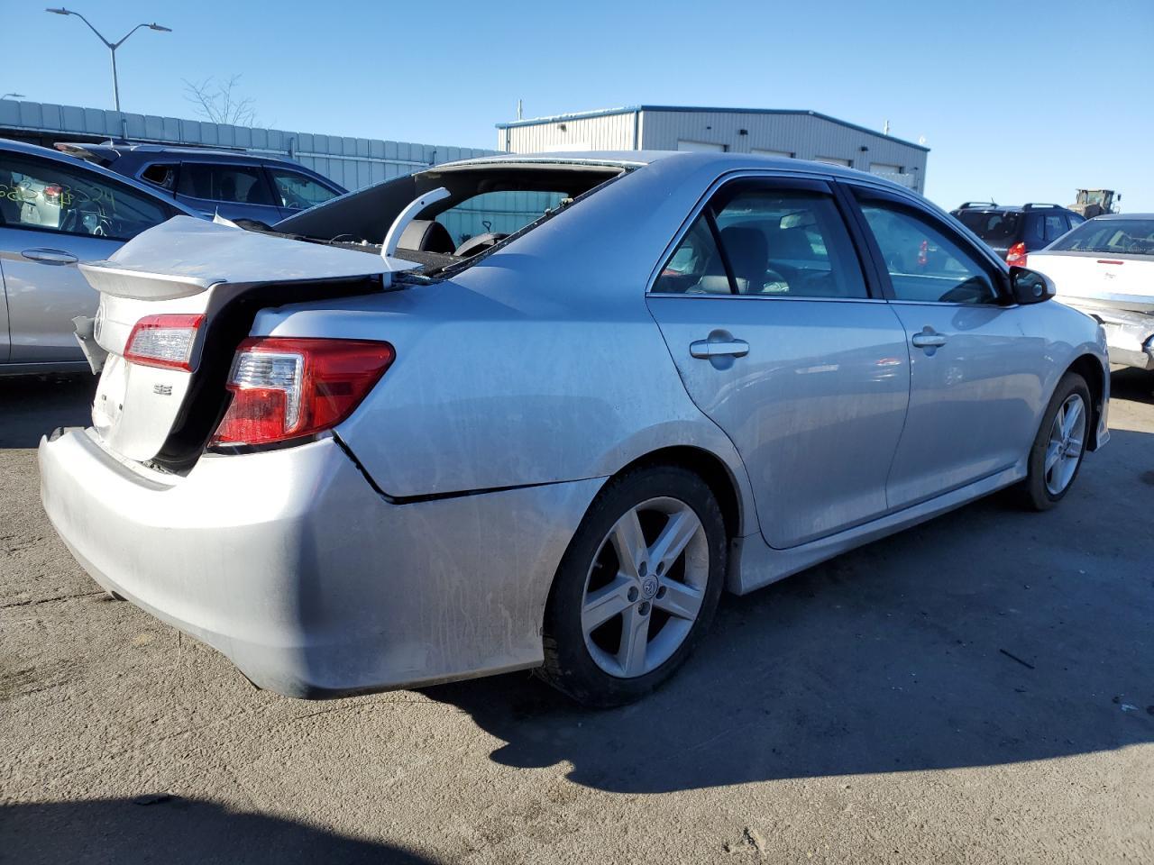 2014 TOYOTA CAMRY L - Image 3