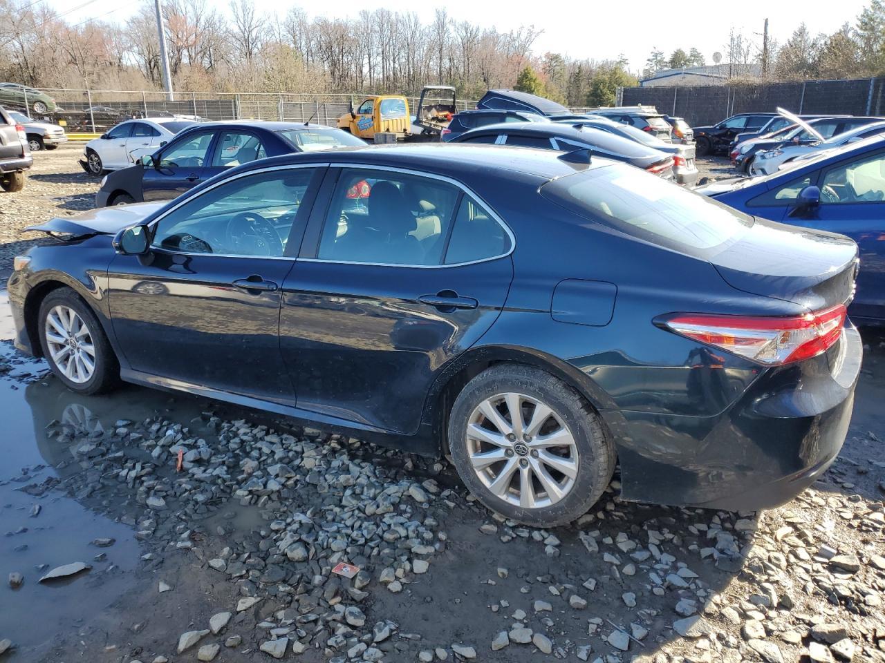 2020 TOYOTA CAMRY LE - Фото 2