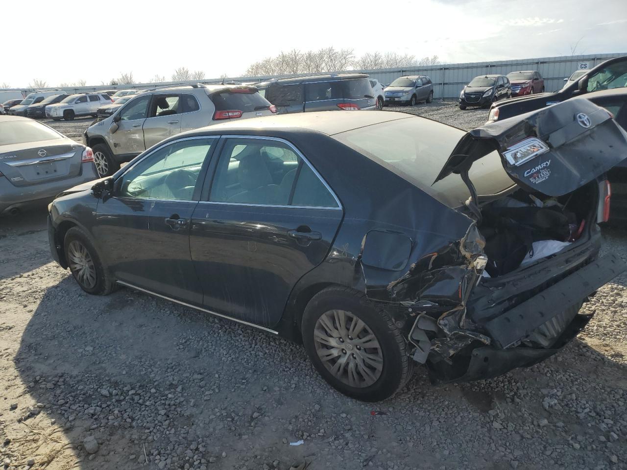 2014 TOYOTA CAMRY L - Фото 2