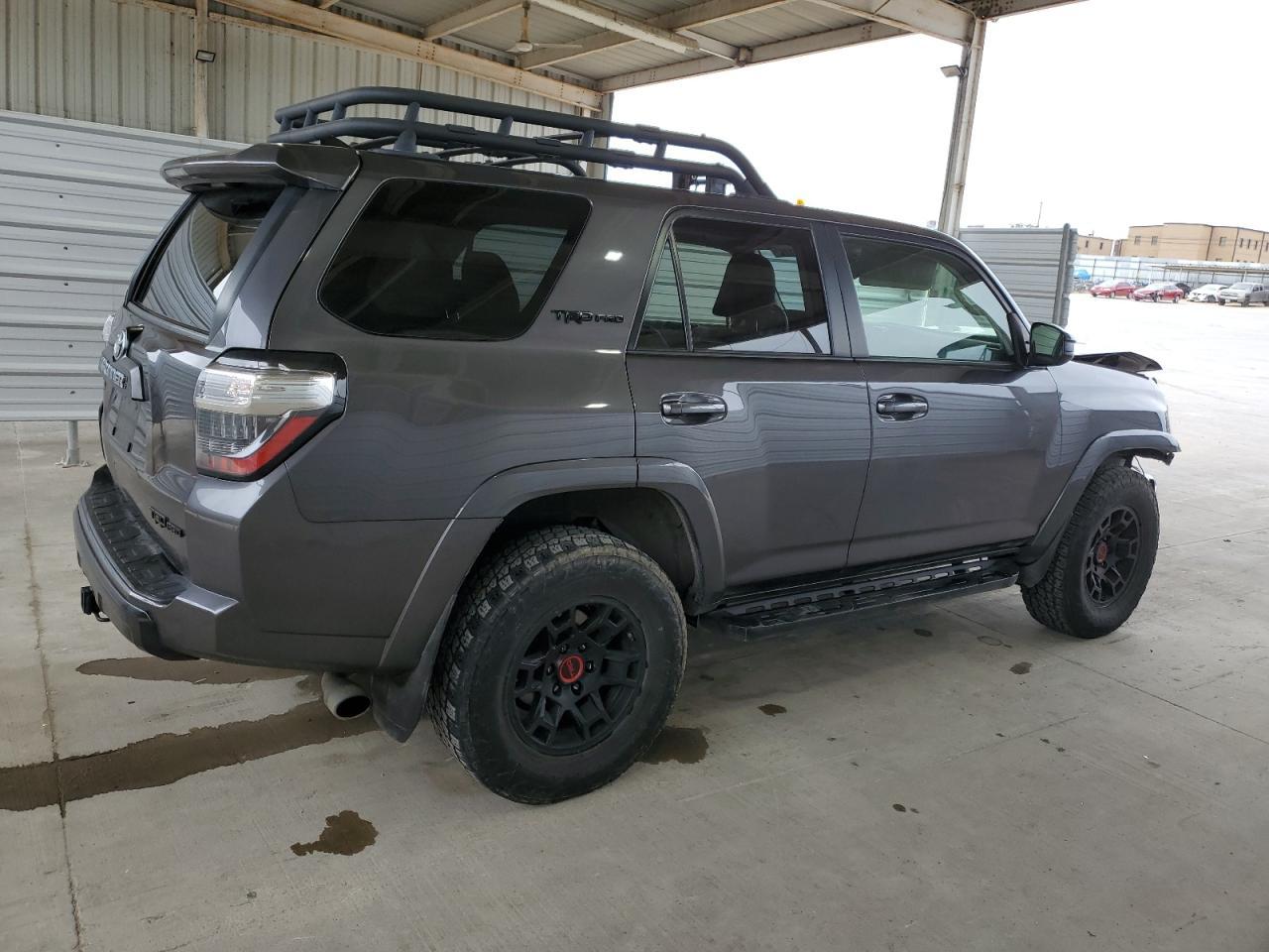 2022 TOYOTA 4RUNNER SR - Фото 3